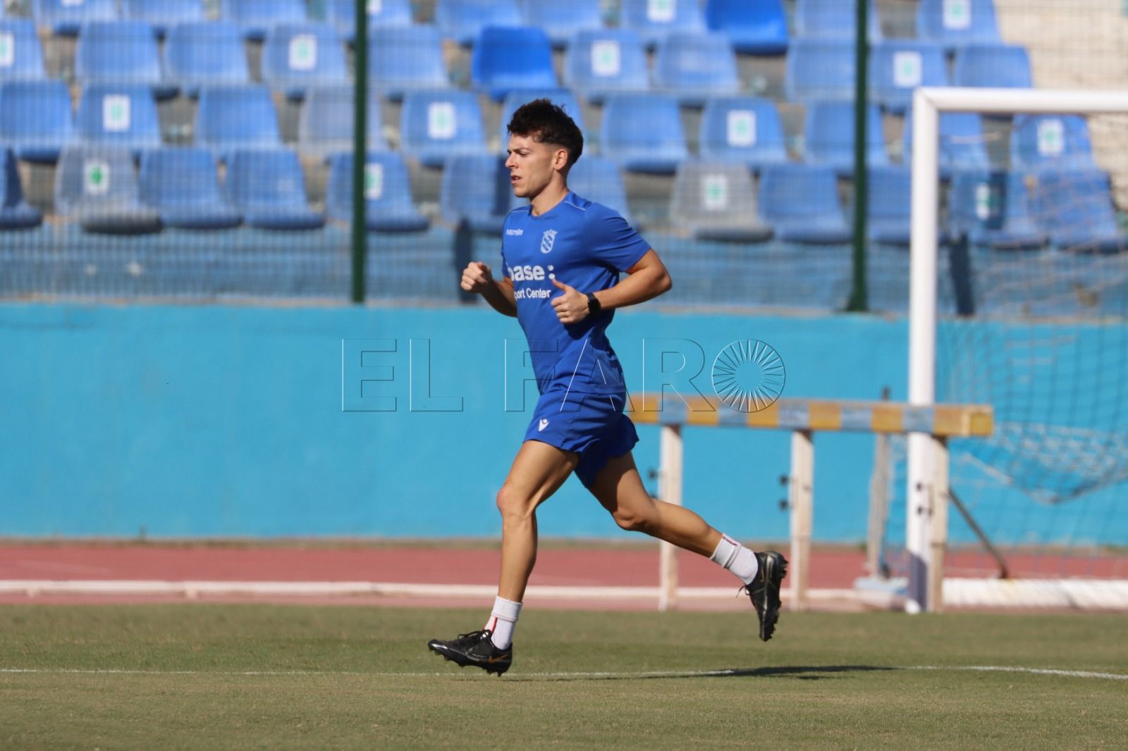 La UD Melilla cierra el fichaje del lateral Juanjo Mateo