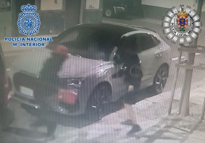 Dos detenidos por el incendio de un coche en el barrio del Real