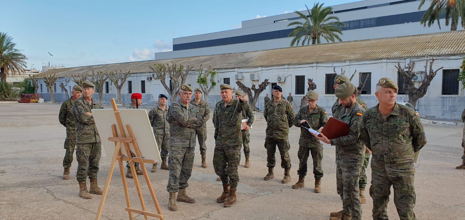 El general de Brigada Andrés Chapa Huidobro realiza una visita de inspección a Melilla