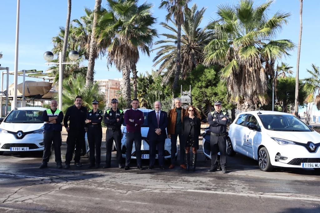 La Autoridad Portuaria incorpora 5 vehículos eléctricos a su flota