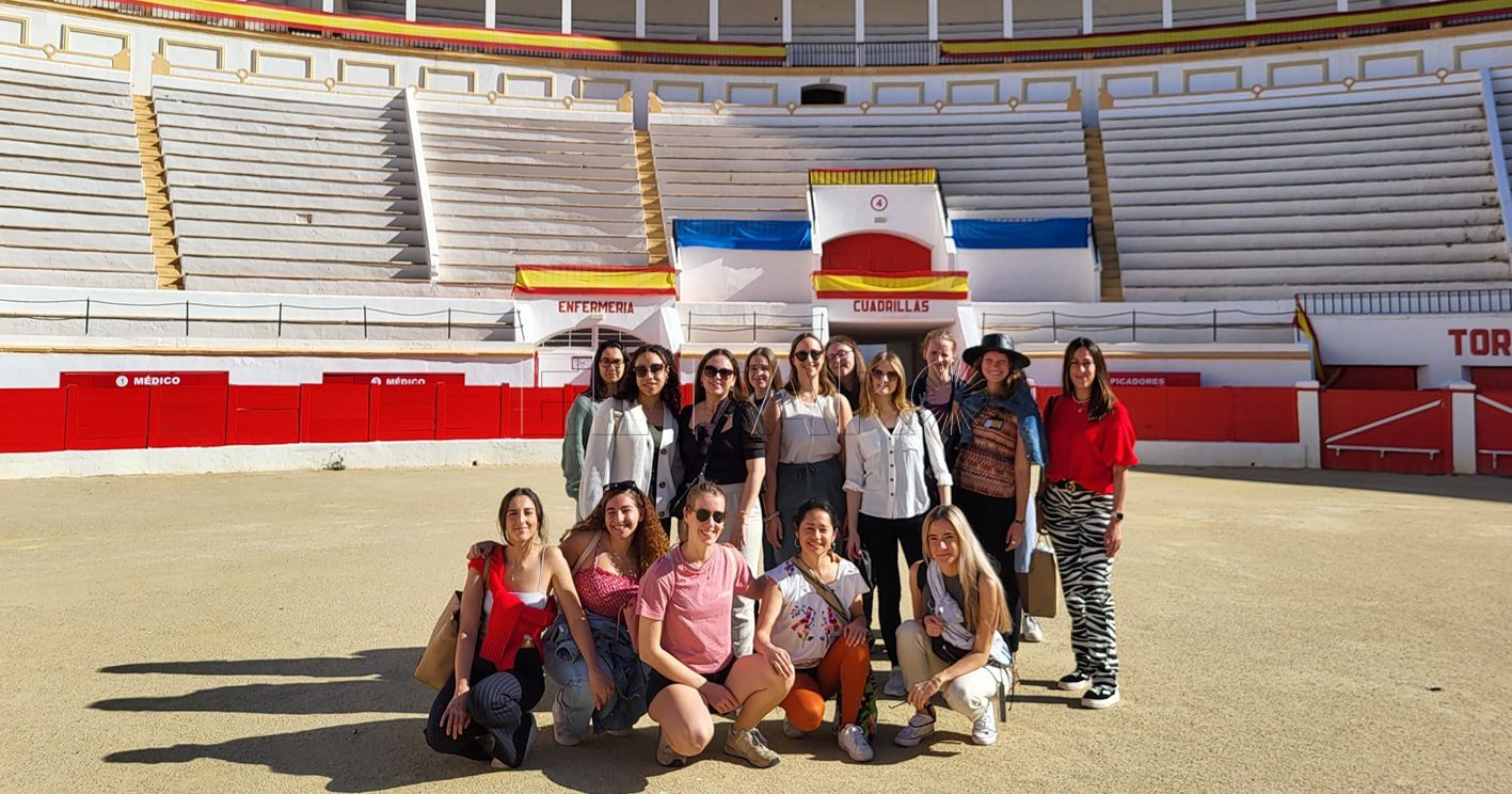 Jennifer Aragón enseña Melilla a las estudiantes de la Universidad de Hamburgo