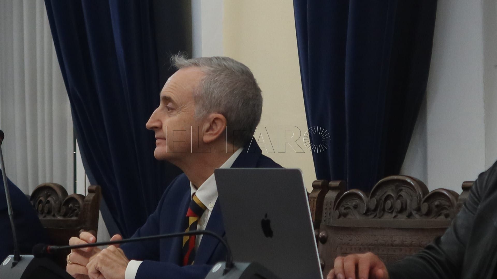 Vox habla de posible "responsabilidad penal" en la gestión de los contratos