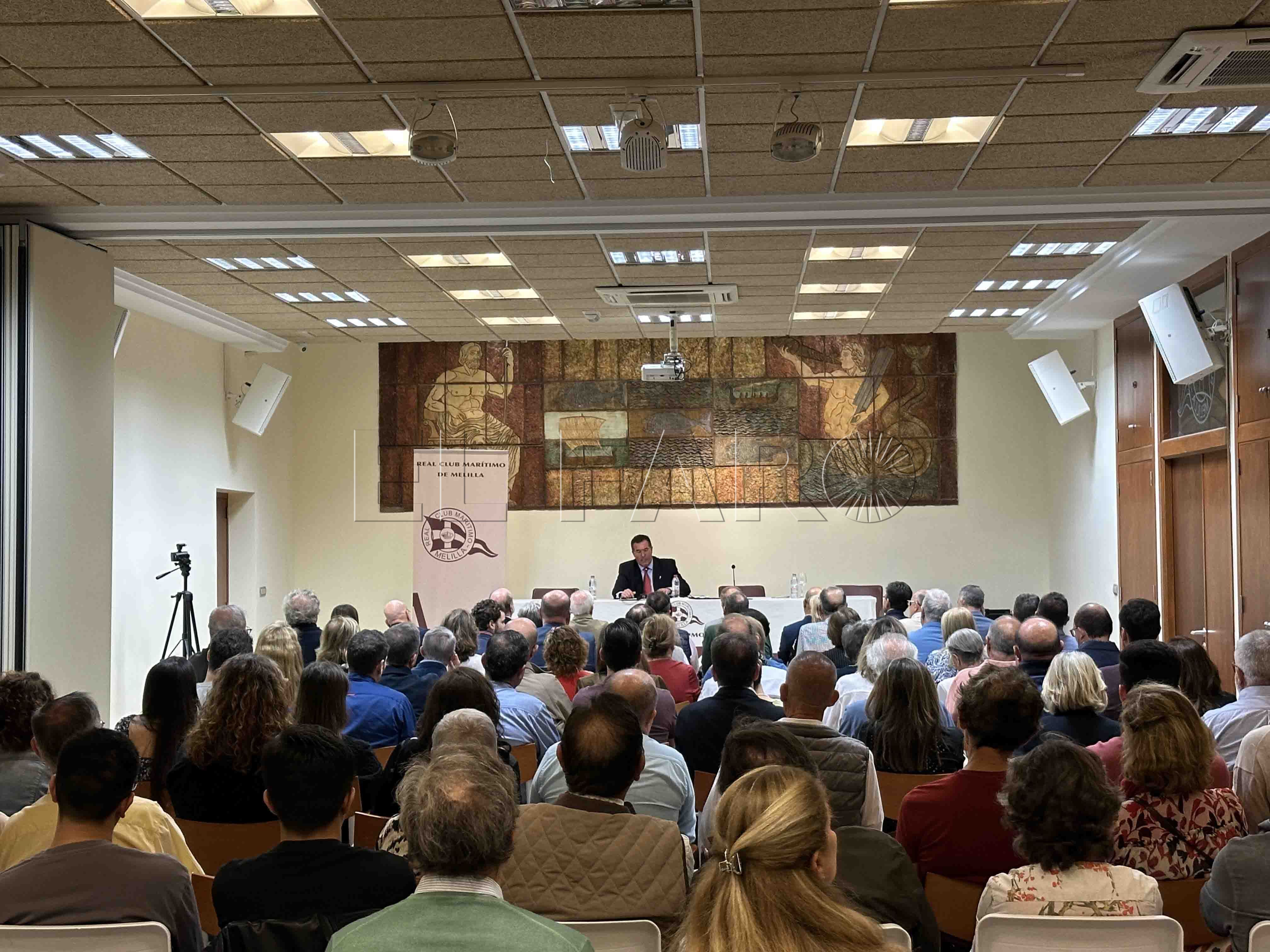 Conferencia sobre el "dolmen de Menga" en el Club Marítimo
