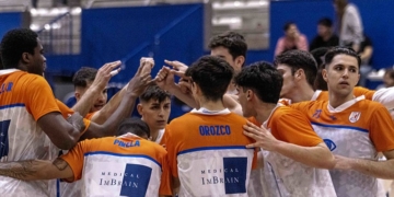 Los jugadores del conjunto de Plata no quieren volverse de vacío del pabellón La Alameda de la localidad onubense de Morón.