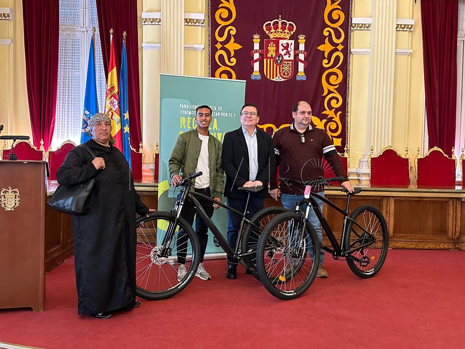 Illies Rogui y Francisco Ruiz, ganadores de la campaña de sensibilización 'Recicla, cada envase cuenta'