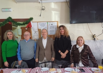 La asociación de vecinos Ciudad de Málaga celebra la tradicional comida para socios de Navidad