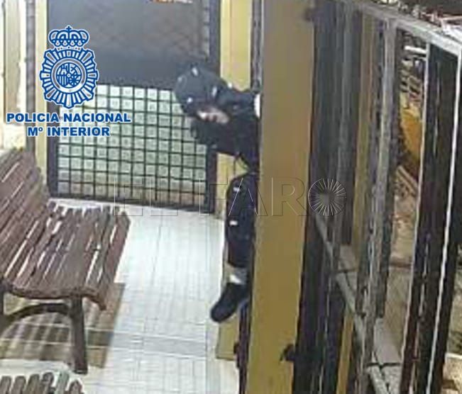 Detenido por robar dos veces en la misma asesoría de Minas del Rif