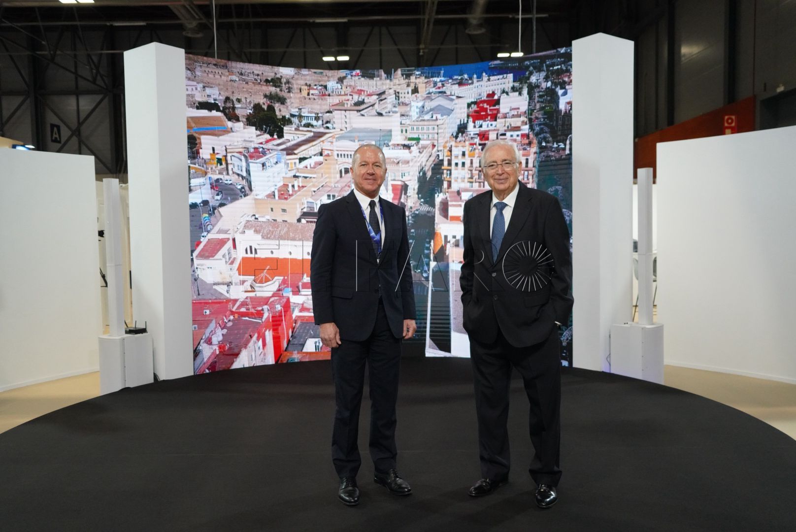 Imbroda critica los “precios abusivos” del contrato marítimo, que lastra el turismo