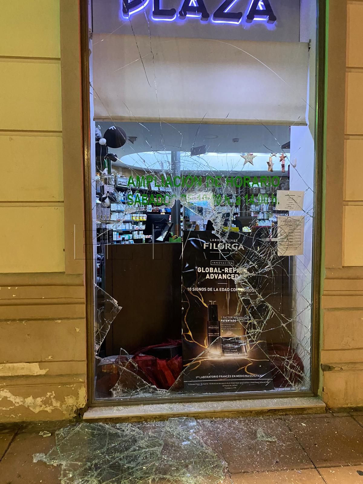 Asalto e intento de robo en la Farmacia Plaza España