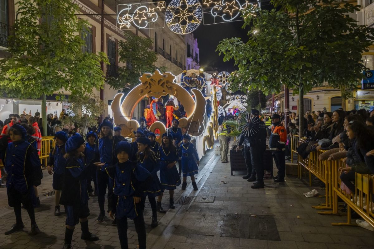 Imbroda alaba la organización de la Cabalgata y de las actividades de Navidad