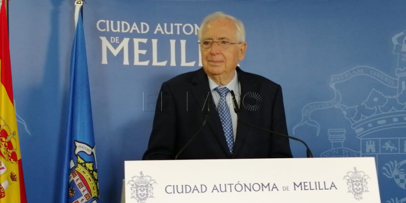 "Tiramos a la basura el sueldo del anterior presidente"