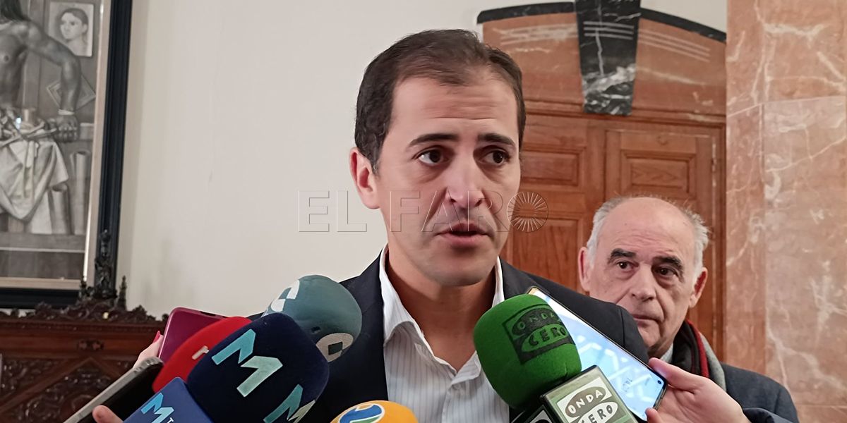Las comisiones de Hacienda y Medio Ambiente arrancan en mitad de la polémica