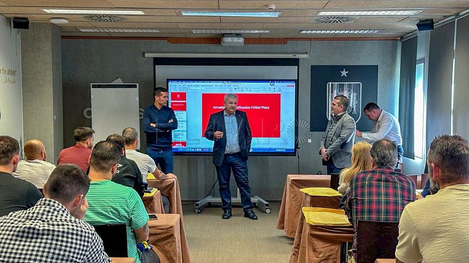 El fútbol playa comienza su caminar