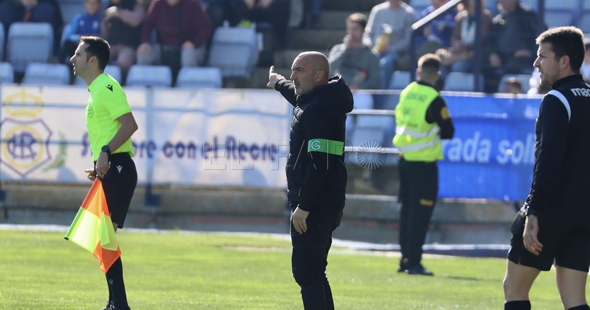 Juan Sabas: “Si compareces a un partido 20 minutos tarde como hemos hecho, te soplan la oreja”