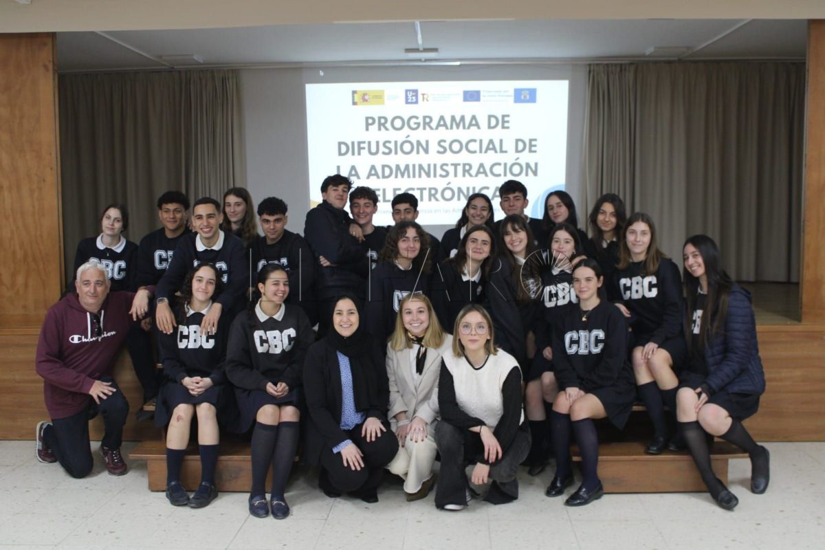 Delegación del Gobierno acerca la administración electrónica a los jóvenes