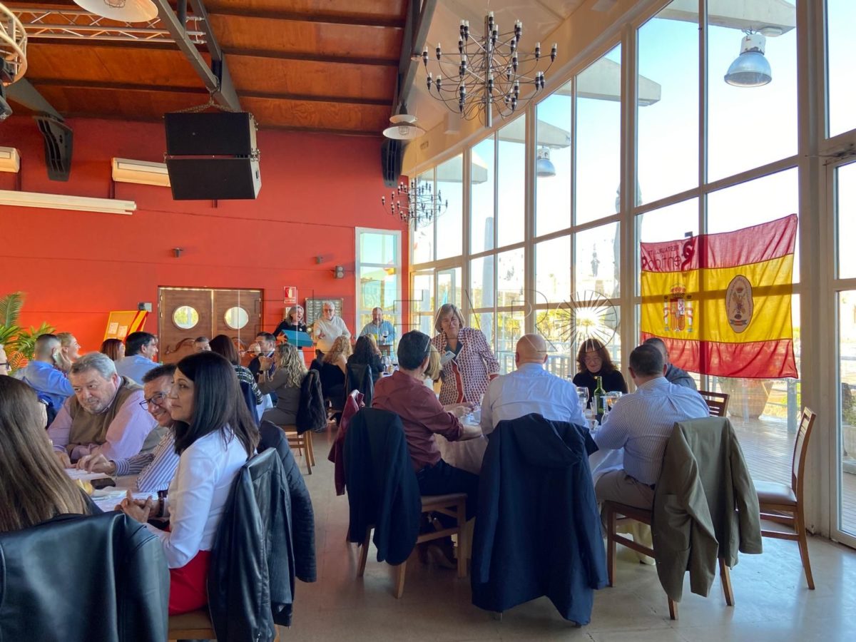 La Hermandad de Veteranos de la Guardia Civil celebra la tradicional comida por San Valentín