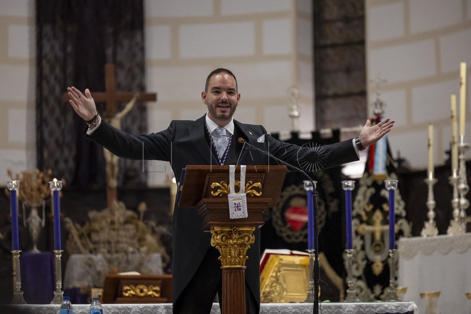Alejandro Hernández proclama un emotivo pregón abriéndose en canal sobre el sentir cofrade
