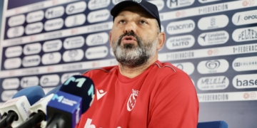 Víctor Basadre atendió a los medios de comunicación, en la previa del partido frente al Linares Deportivo que se disputará mañana domingo, a las 12:00 horas, en el Estadio de Linarejos.