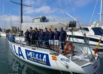 Cada regata contará con una media de catorce tripulantes de un Equipo de Regata que está compuesto por unas veinte personas.