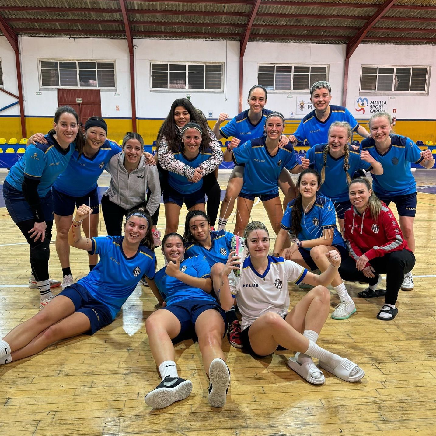 El filial de las Guerreras recibe la visita de un incómodo Mora