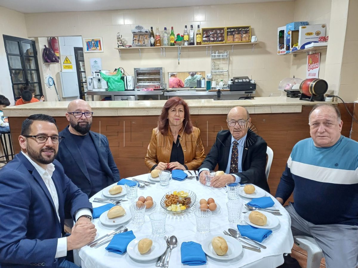 Unas 80 personas se reúnen en la ruptura del ayuno de la asociación de vecinos Hipódromo