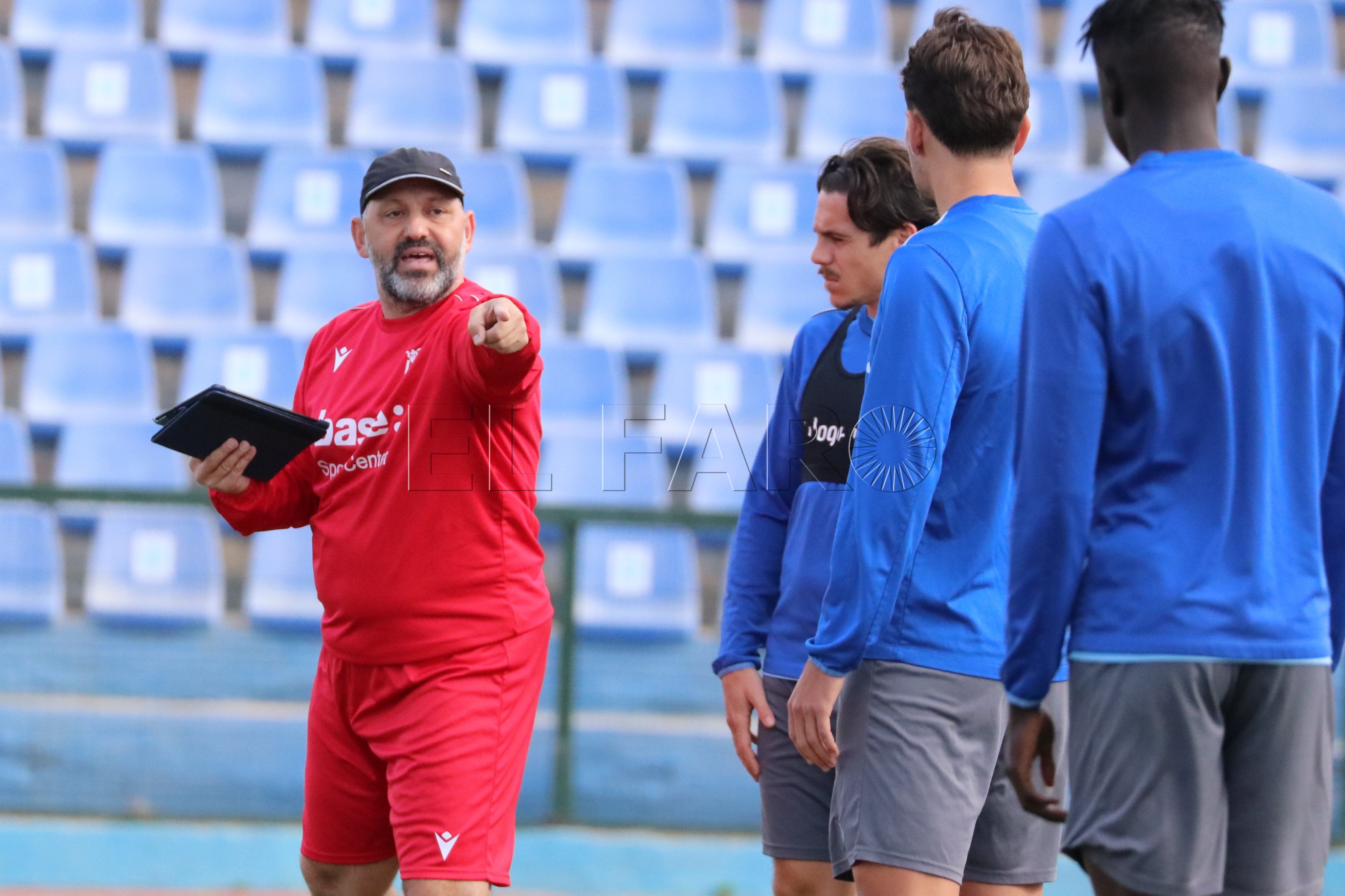 Comienza la era de Víctor Basadre con la UD Melilla