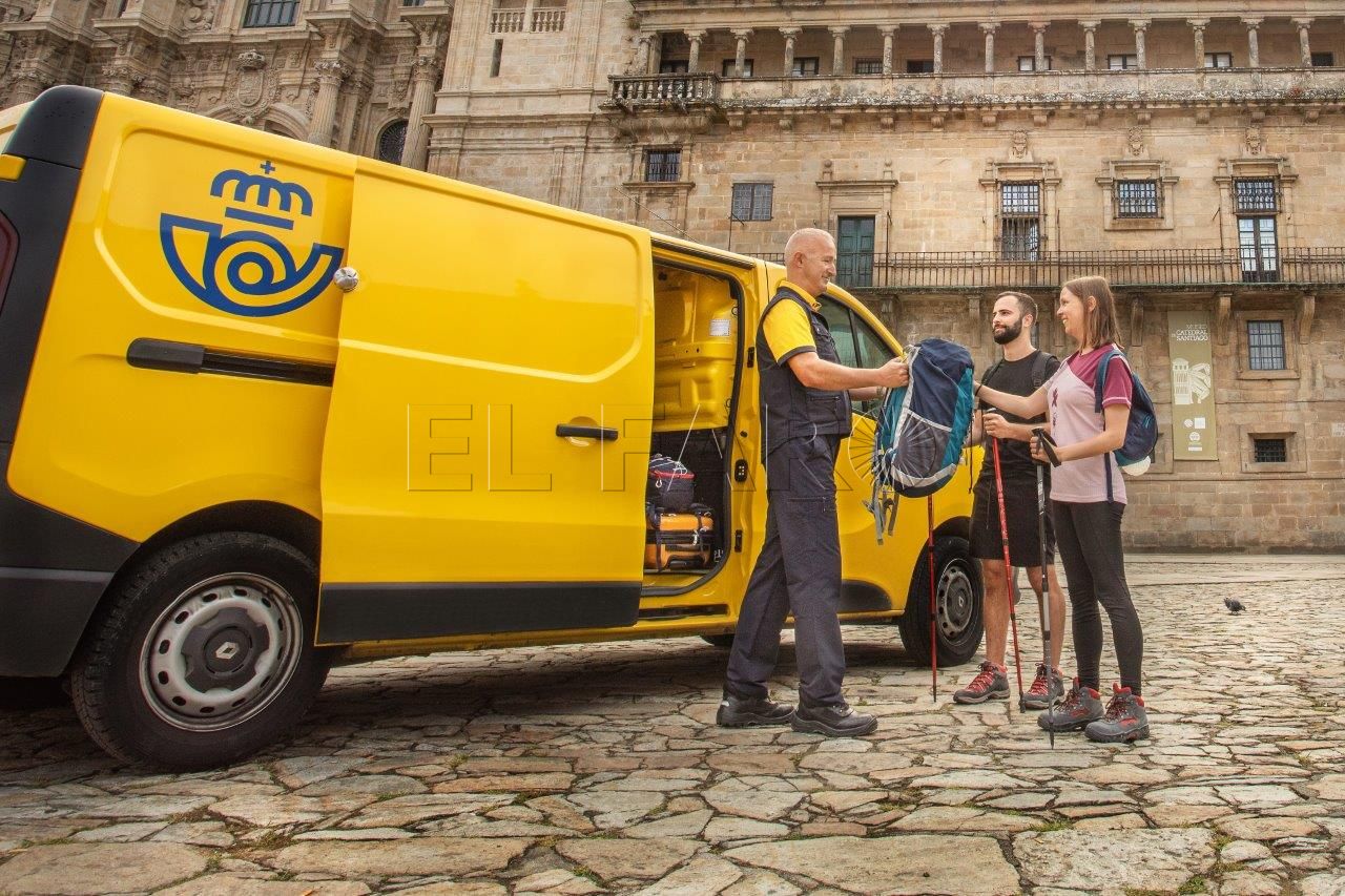 Correos facilita el transporte de mochilas a peregrinos de Melilla en las principales rutas del Camino de Santiago