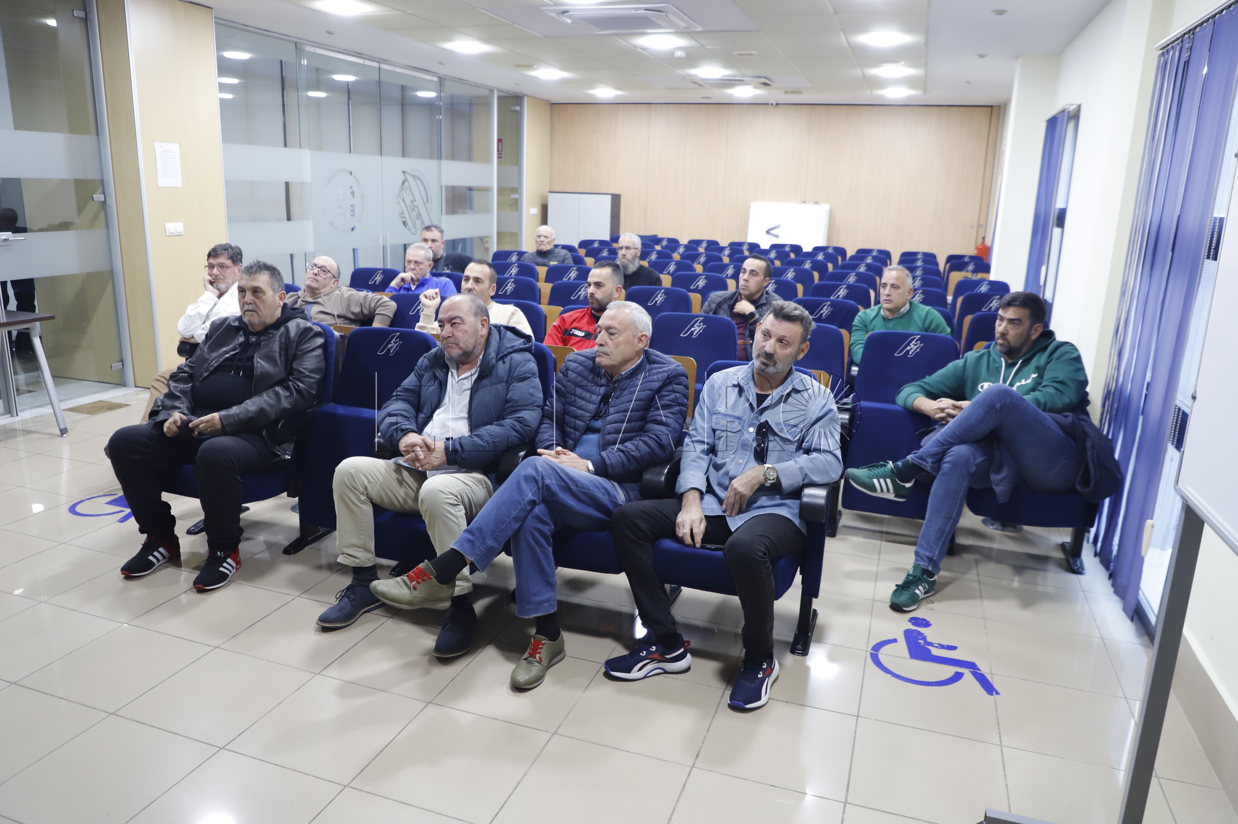Entrenadores y árbitros, todos juntos por el fútbol melillense