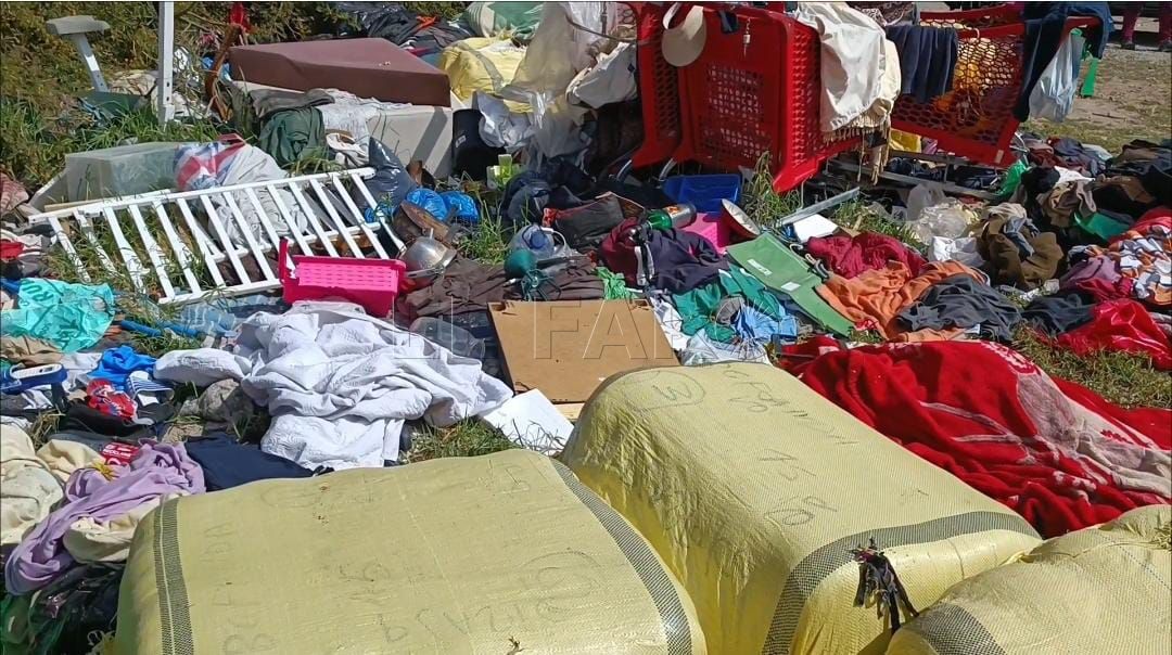 Guelaya denuncia "montañas de ropa" en las zonas verdes de Melilla