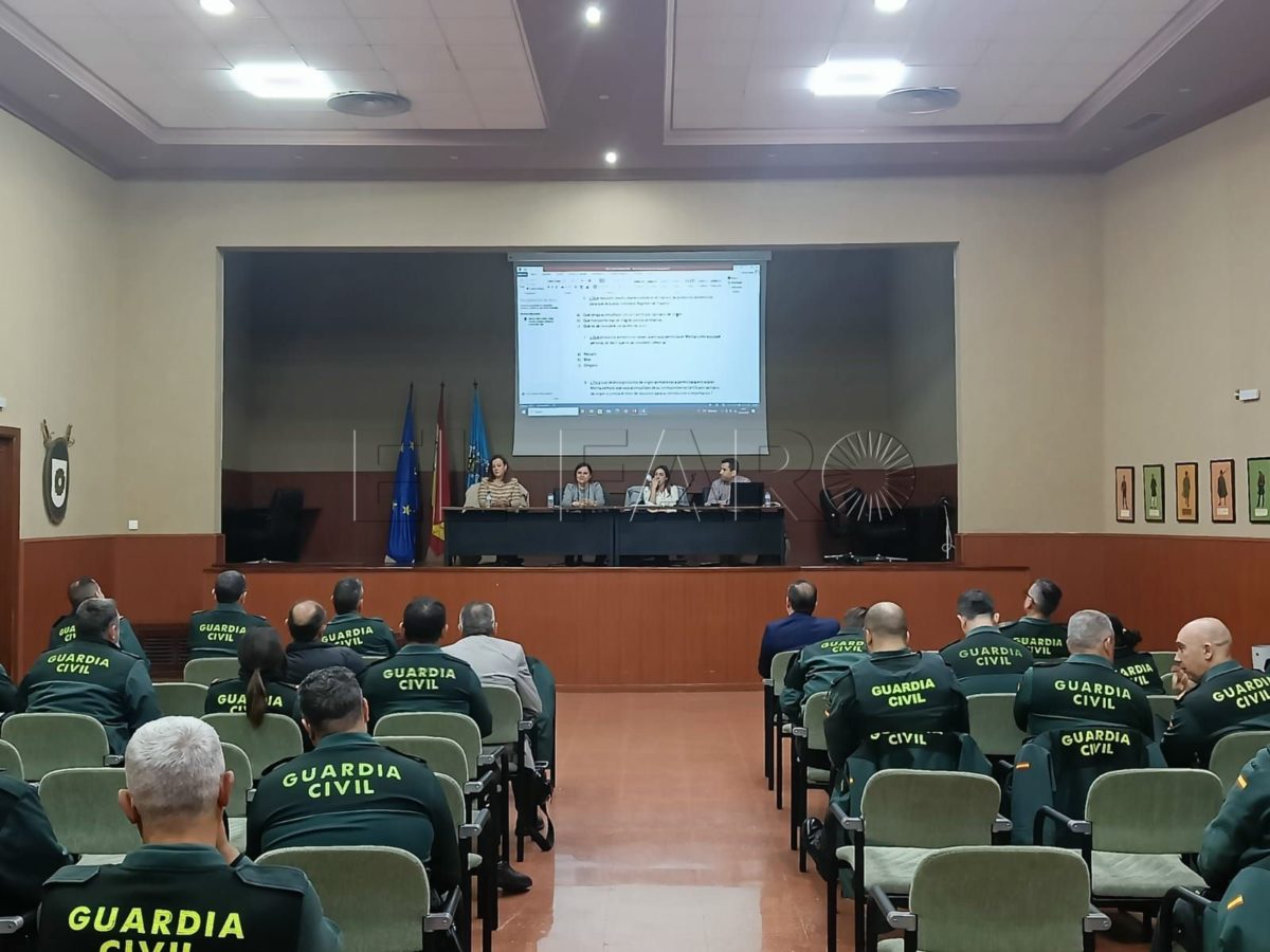 Jornada de formación para agentes de la Guardia Civil sobre sanidad animal y equipajes personales