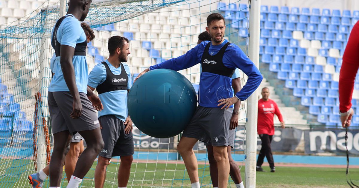 El Melilla continua preparando su trascendental partido a domicilio