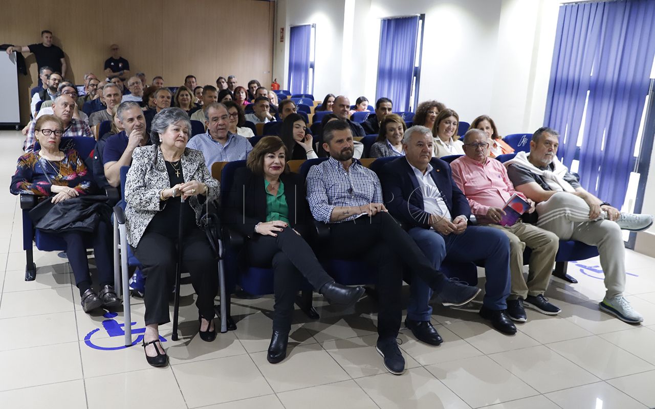 Presentado el libro José Carlos Fernández “Apuntes de una vida”