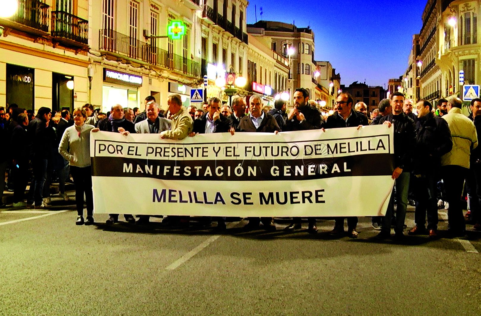 ‘Melilla se echa a la calle para pedir un futuro’