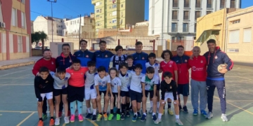 El técnico y algunos jugadores del MCD Melistar FS acudieron esta semana al entrenamiento de uno de los equipos de la Peña Real Madrid para impartir una masterclass.
