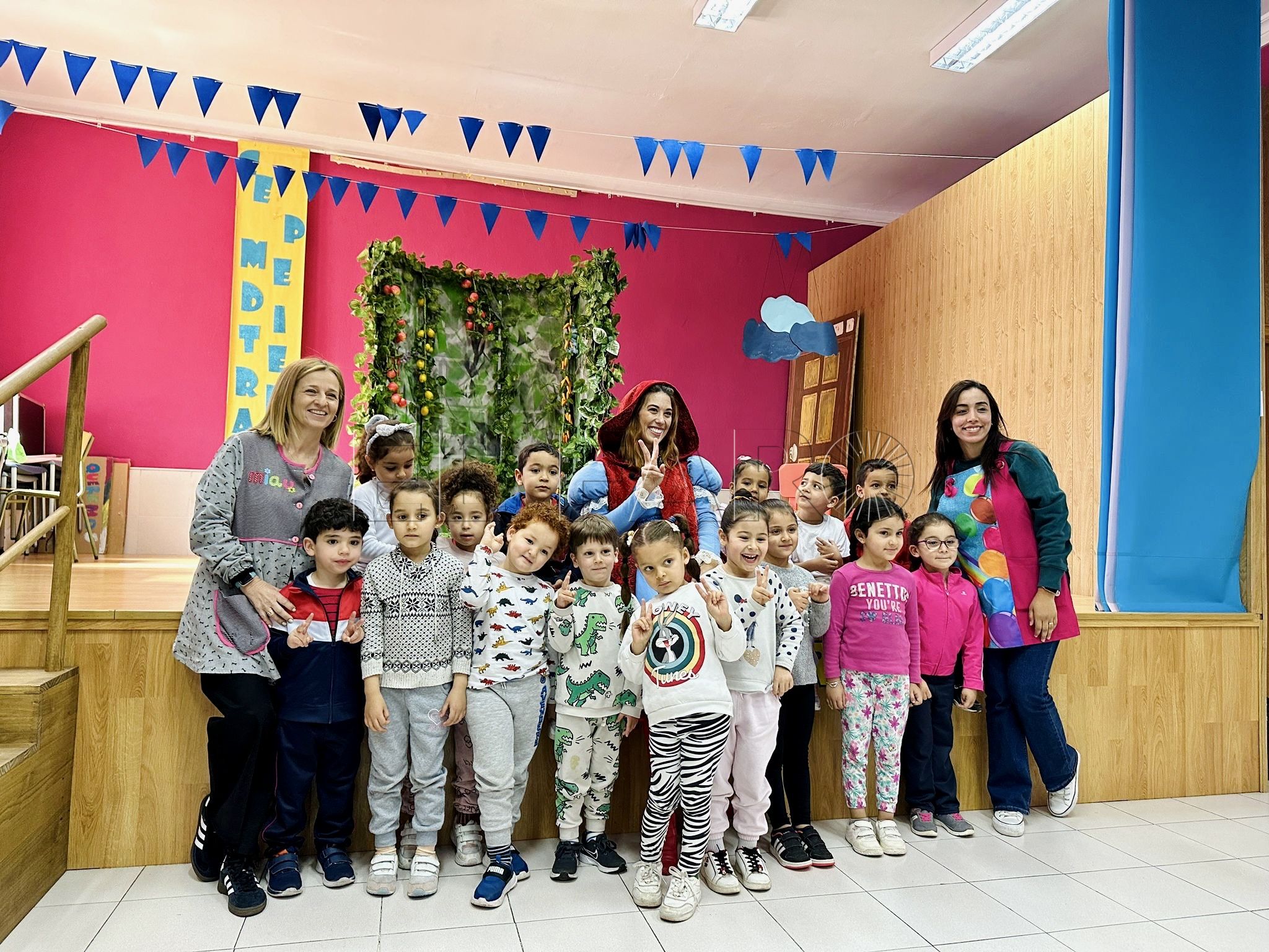La Vidriera estrena el musical bilingüe ‘Caperucita’ en diez colegios melillenses de Infantil y Primaria