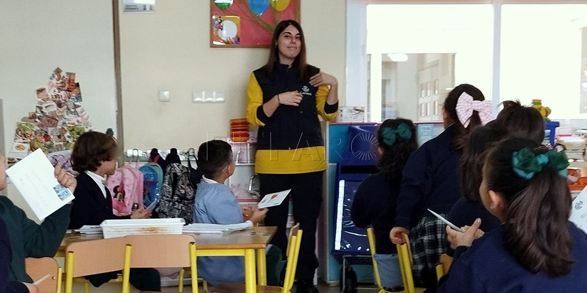 "No tenemos más remedio que reflotar la economía"