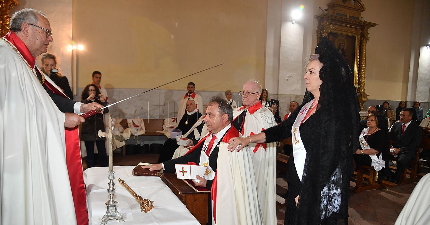 Investidura de nobles caballeros y damas del Capítulo de la Reina Isabel la Católica en Madrigal de las Altas Torres