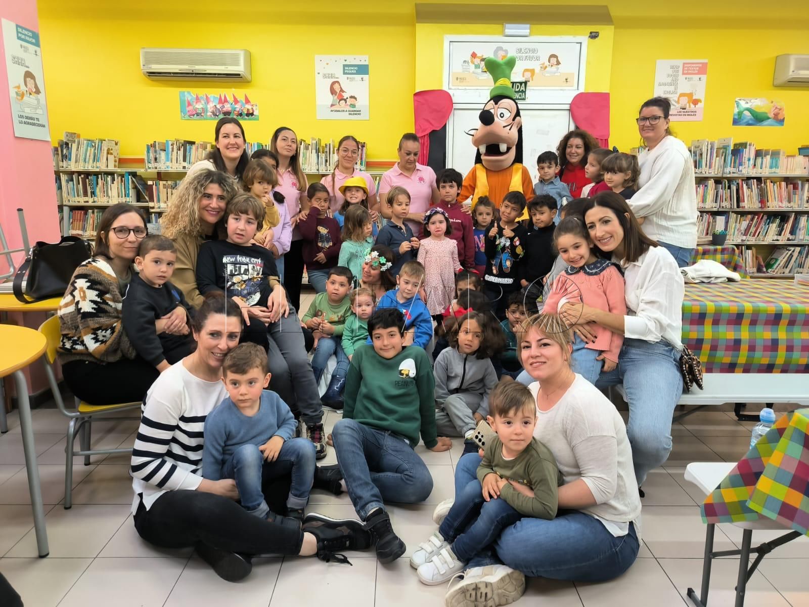 Éxito rotundo de la I Edición de 'Cuéntame un Cuento' con motivo del Día del Libro