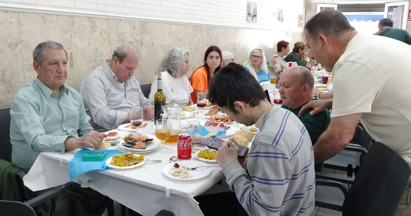Éxito de la comida por el Día de la Madre en el Centro Hijos de Melilla