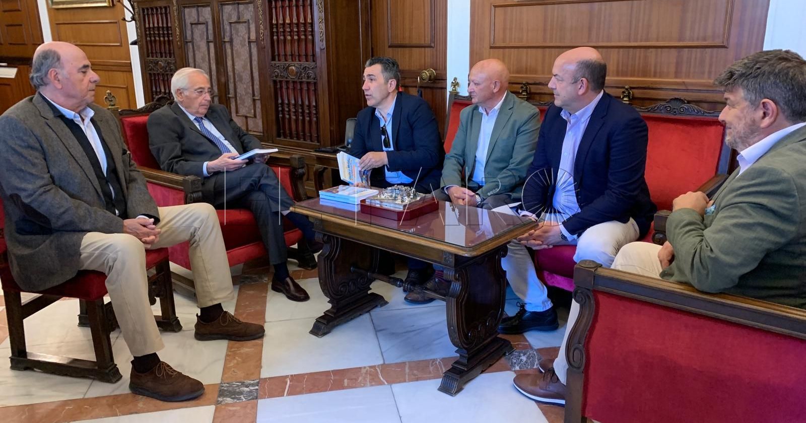 El director de la Uned de Ceuta presenta a Imbroda el libro publicado por la institución en colaboración con el centro de Melilla