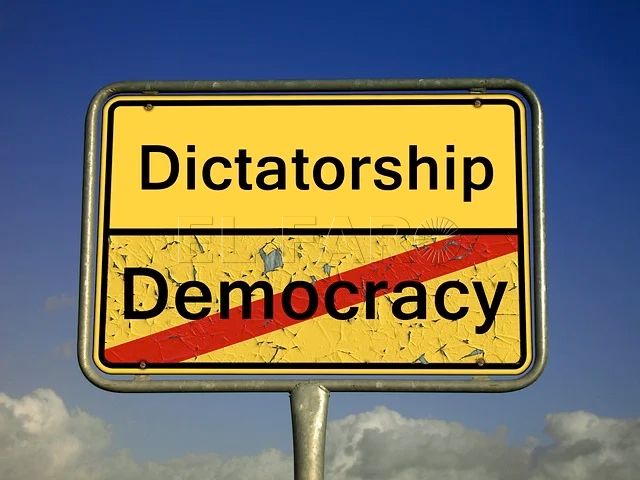 "Haga como yo, no se meta en política"