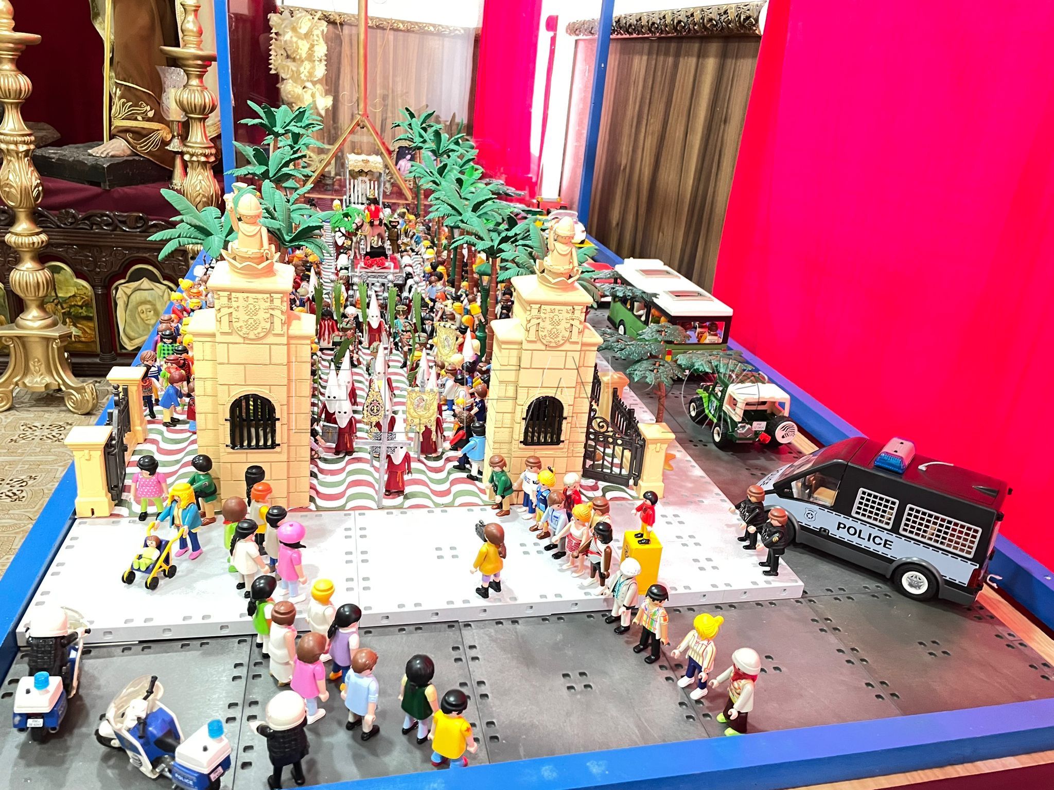 Más de 3 mil piezas, 2 metros de longitud y muchas horas de trabajo detrás del diorama de Playmobil de la Pollinica