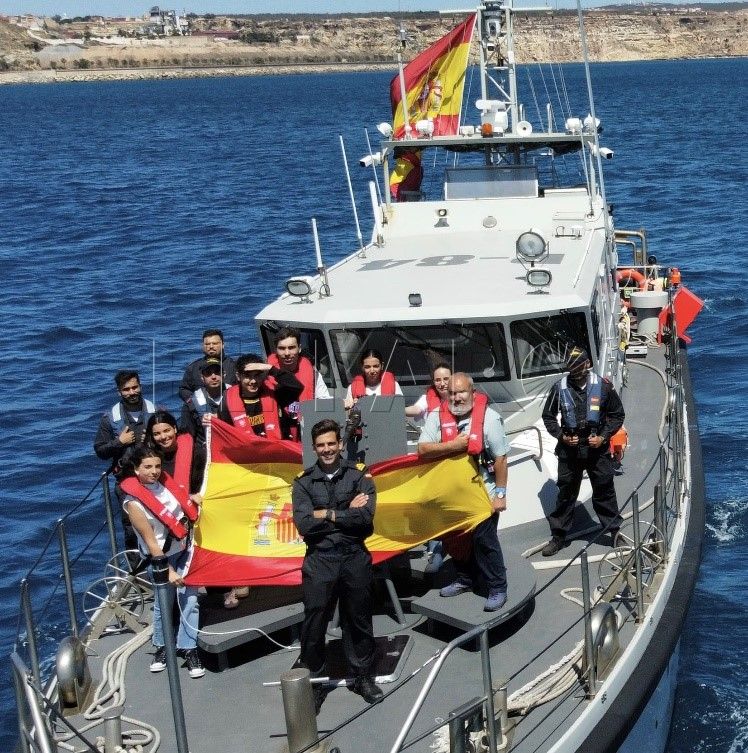 Bautismos de mar a bordo del “Isla Pinto” en Melilla con motivo del Día de las Fuerzas Armadas