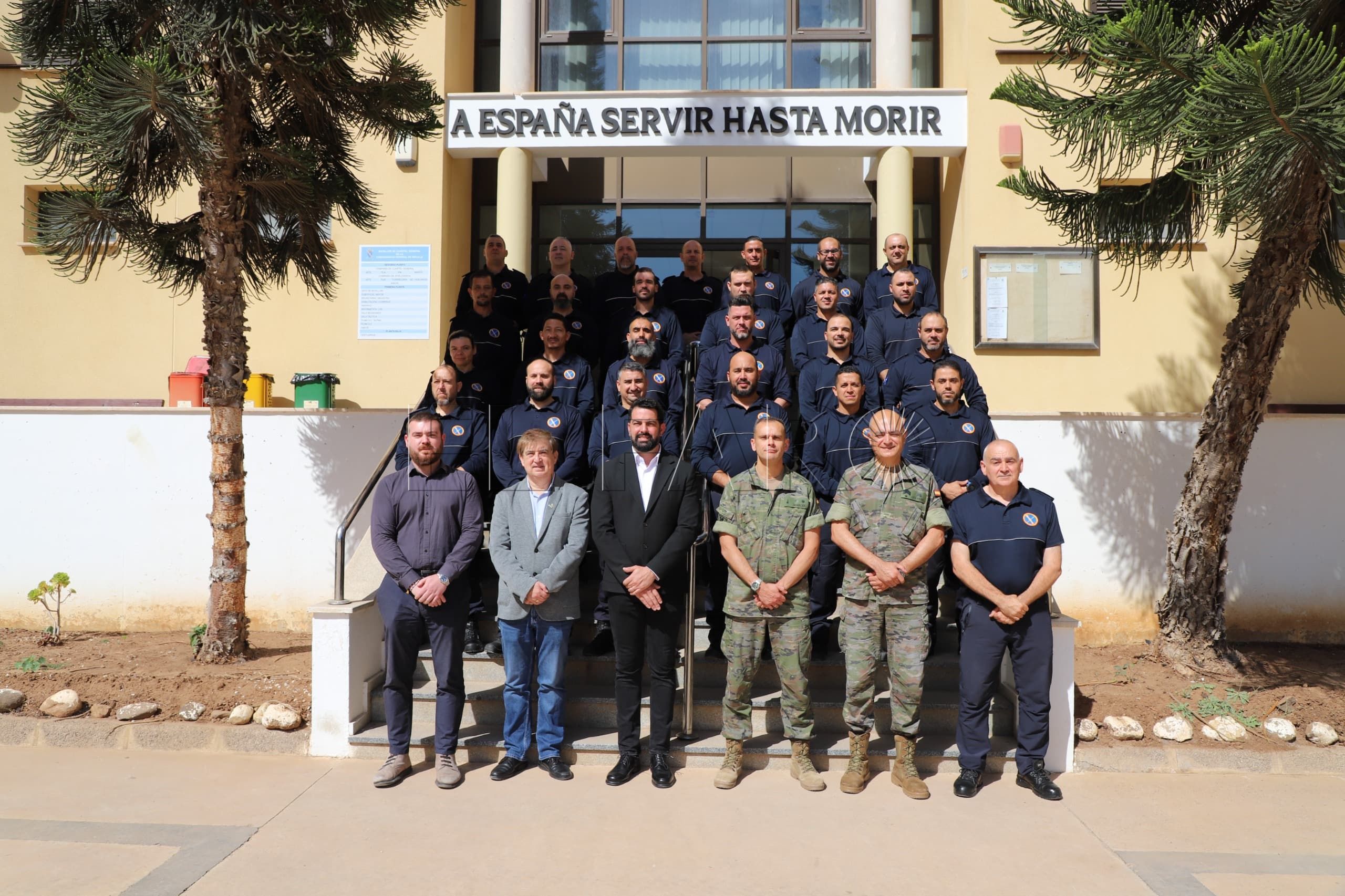 Diplomas del curso de vigilantes de seguridad en el Cuartel General de la Comandancia