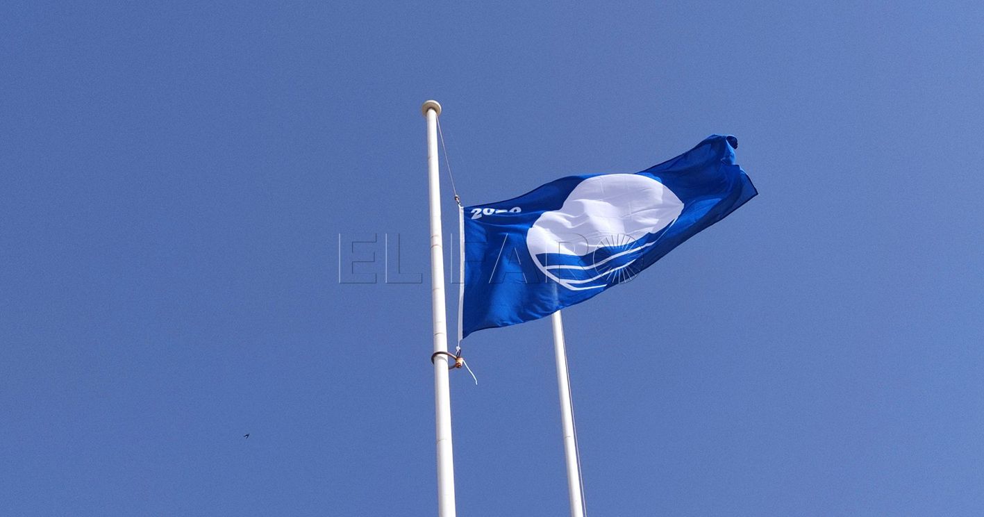 Melilla renueva sus cuatro banderas azules en las playas