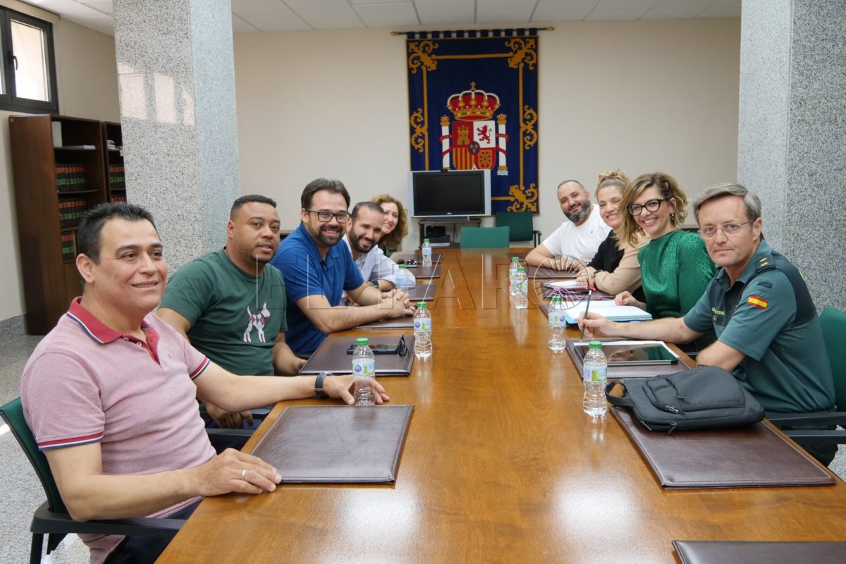 Delegación del Gobierno mantiene una reunión sobre ocio seguro con empresarios del Puerto Noray