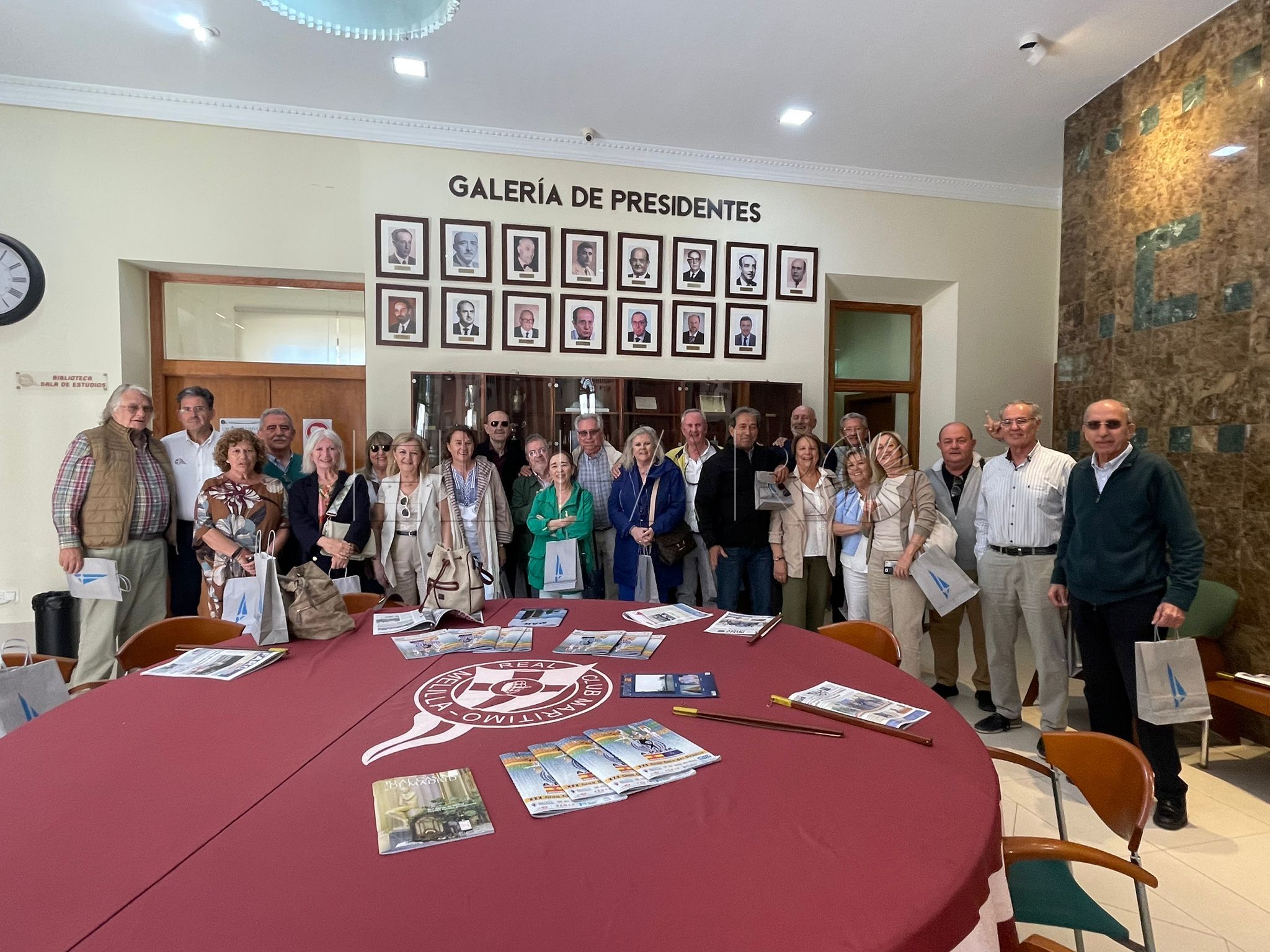 Antiguos socios visitan el Real Club Marítimo de Melilla