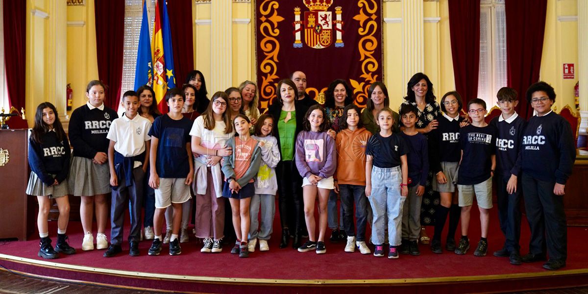 El salón dorado acoge a alumnos de Erasmus del centro Filipa de Lencastre