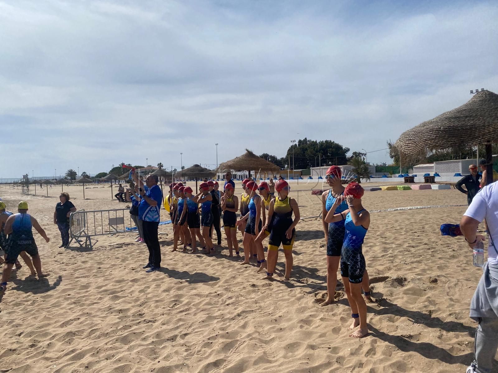 Álvaro Martínez y Alba Caballero ganan el Acuatlón TriMelilla