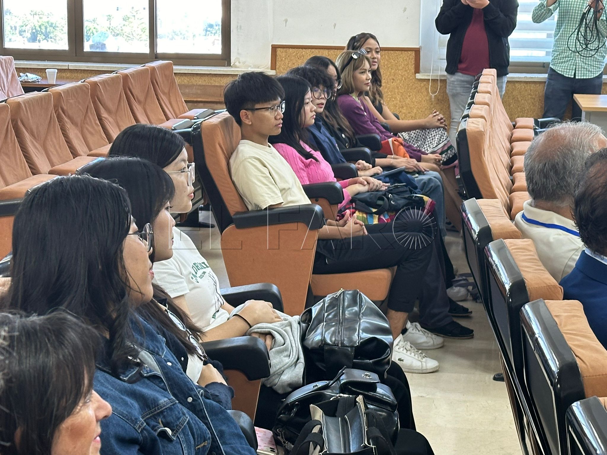 Un grupo de estudiantes tailandeses visitan Melilla para aprender la lengua y cultura española